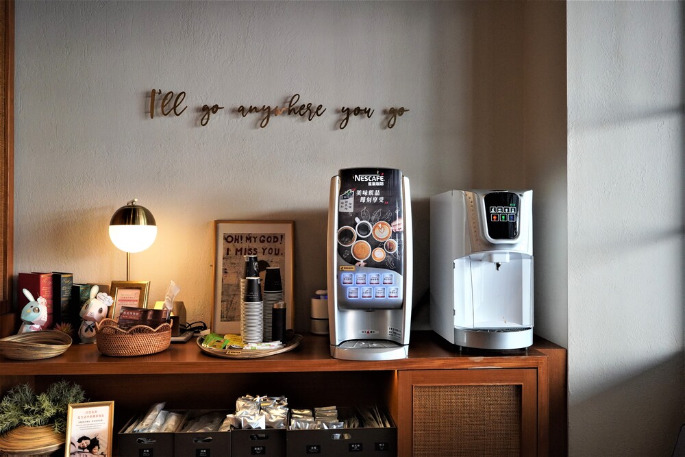 佳適旅舍站前館